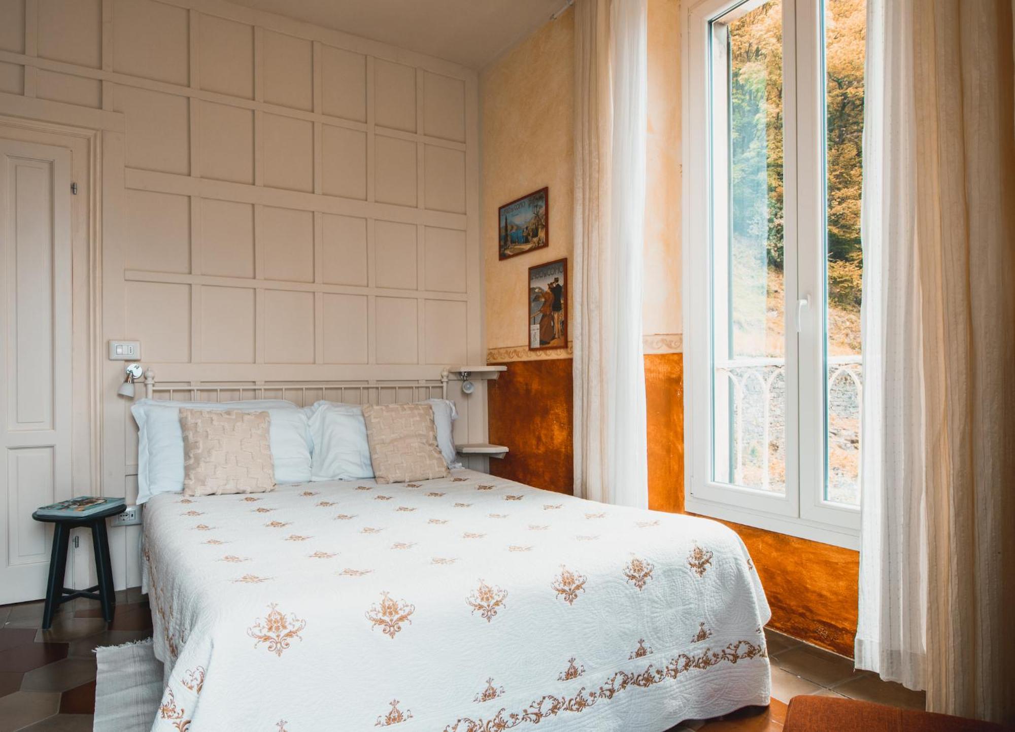 B&B Villa Le Ortensie Faggeto Lario Exteriör bild